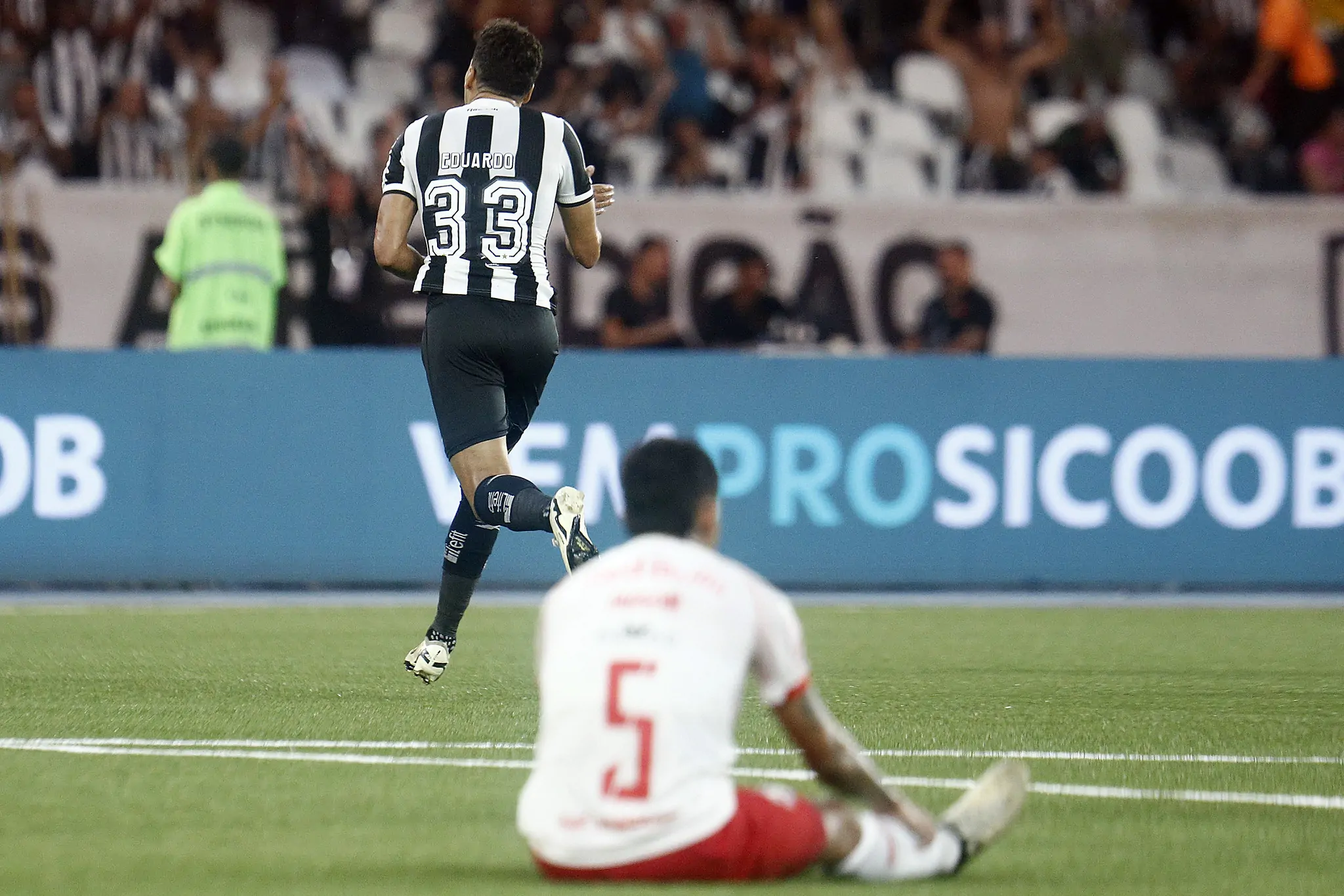 botafogo red bull bragantino eduardo