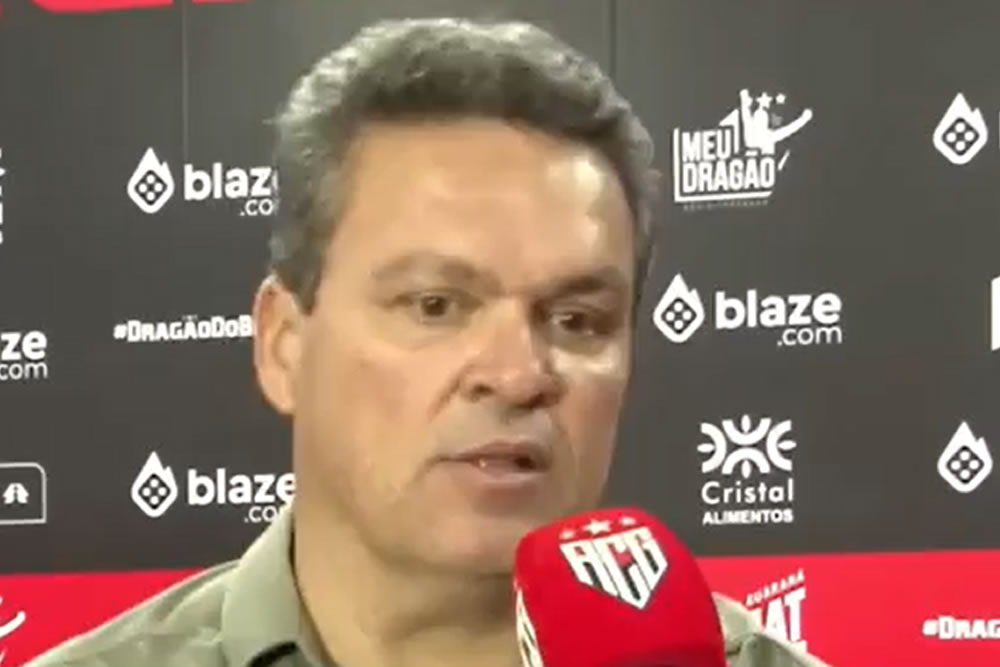 botafogo atletico-go adson batista