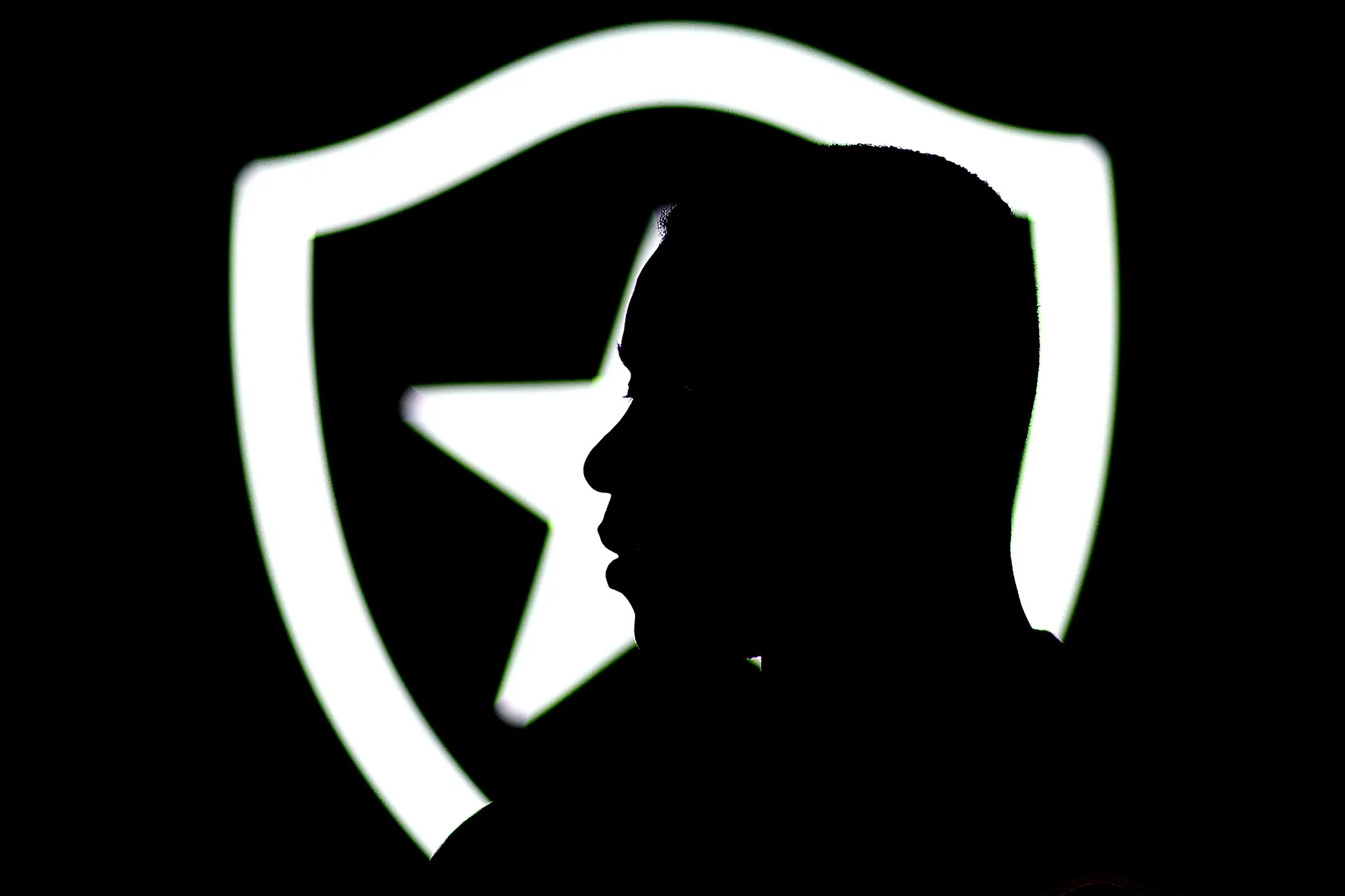 botafogo luiz henrique silhueta