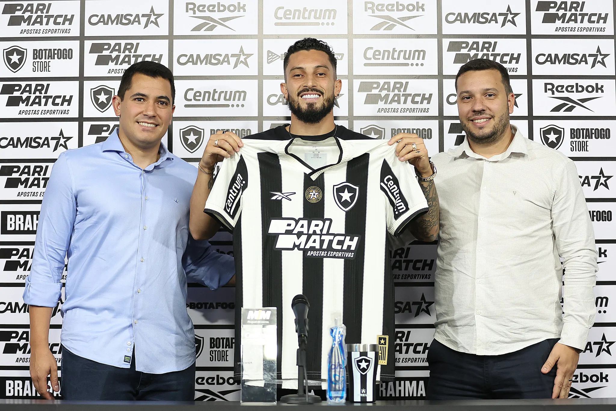 botafogo alex telles alessandro brito