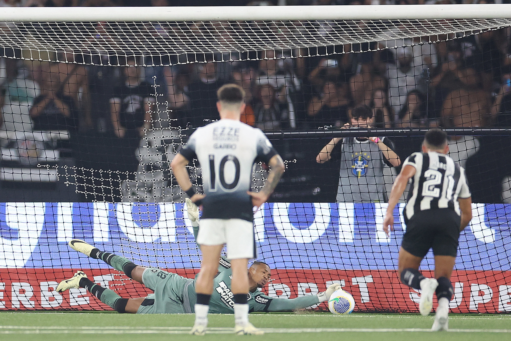 botafogo corinthians john