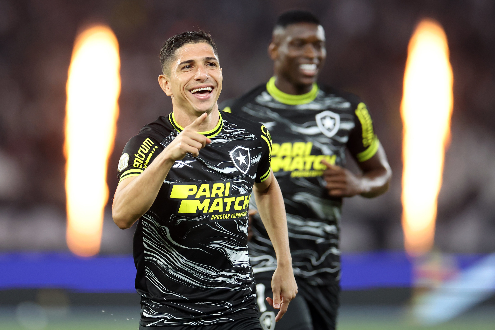 botafogo vasco savarino luiz henrique