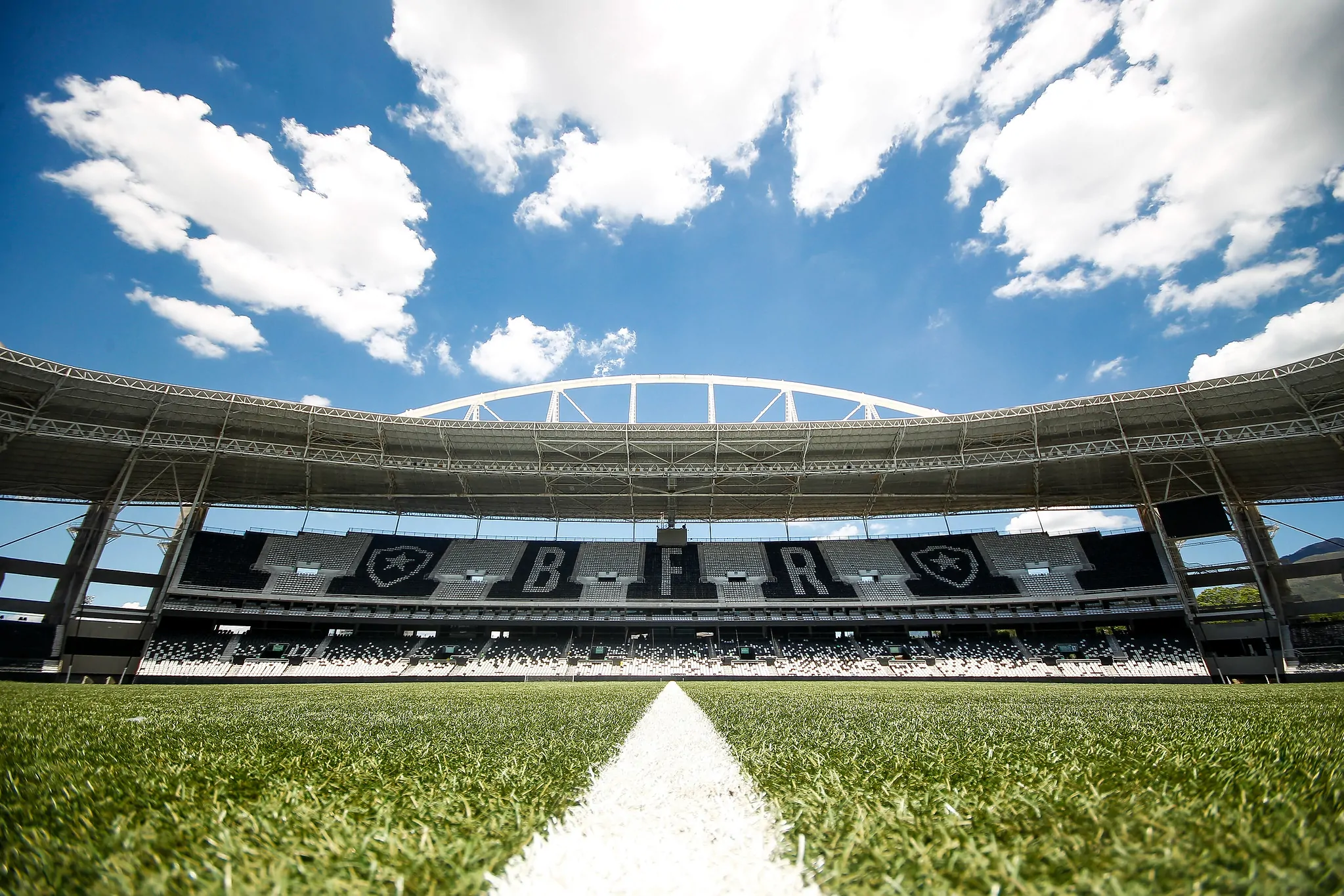 gramado estadio nilton santos botafogo