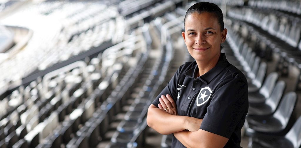 roberta batista coordenadora futebol feminino