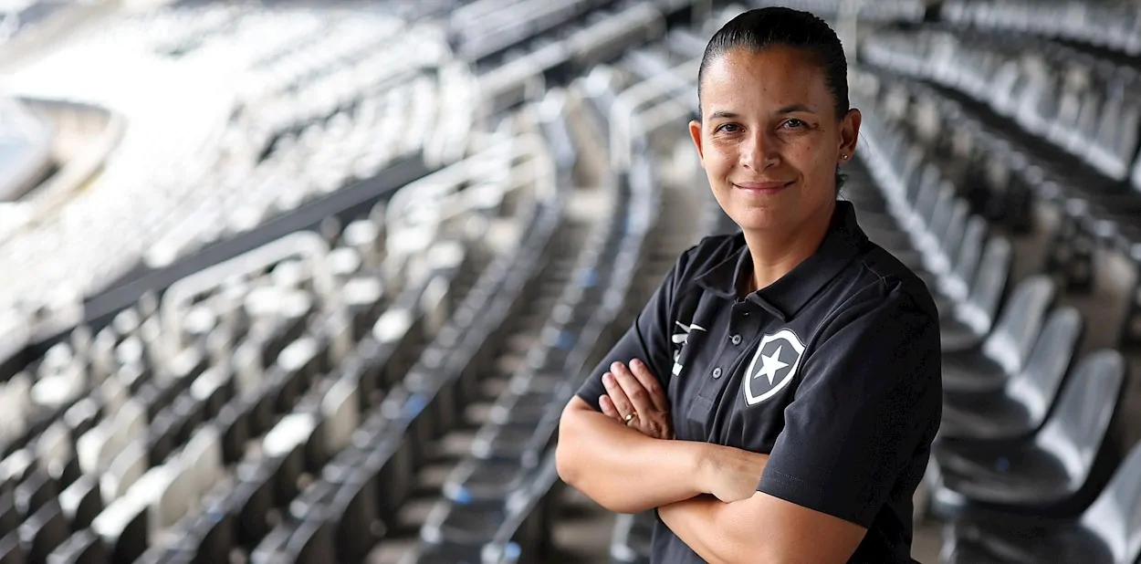 roberta batista coordenadora futebol feminino