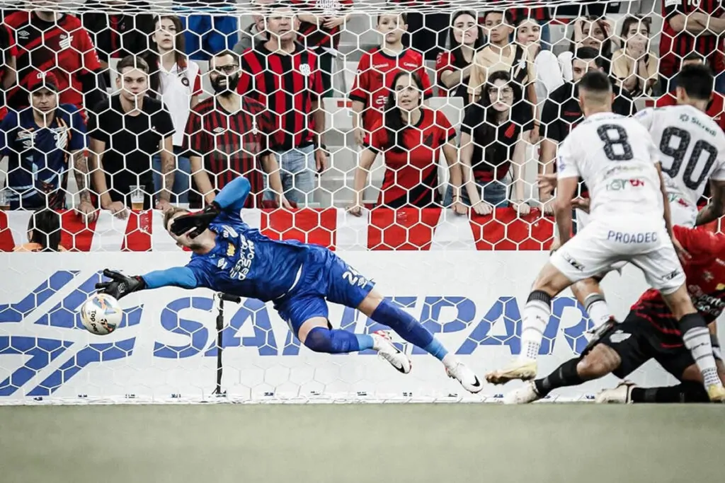 botafogo leo Linck athletico paranaense acao