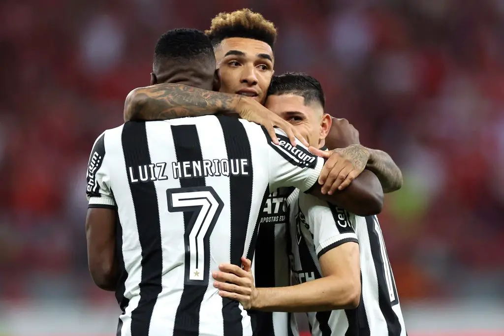 internacional botafogo igor jesus luiz henrique savarino