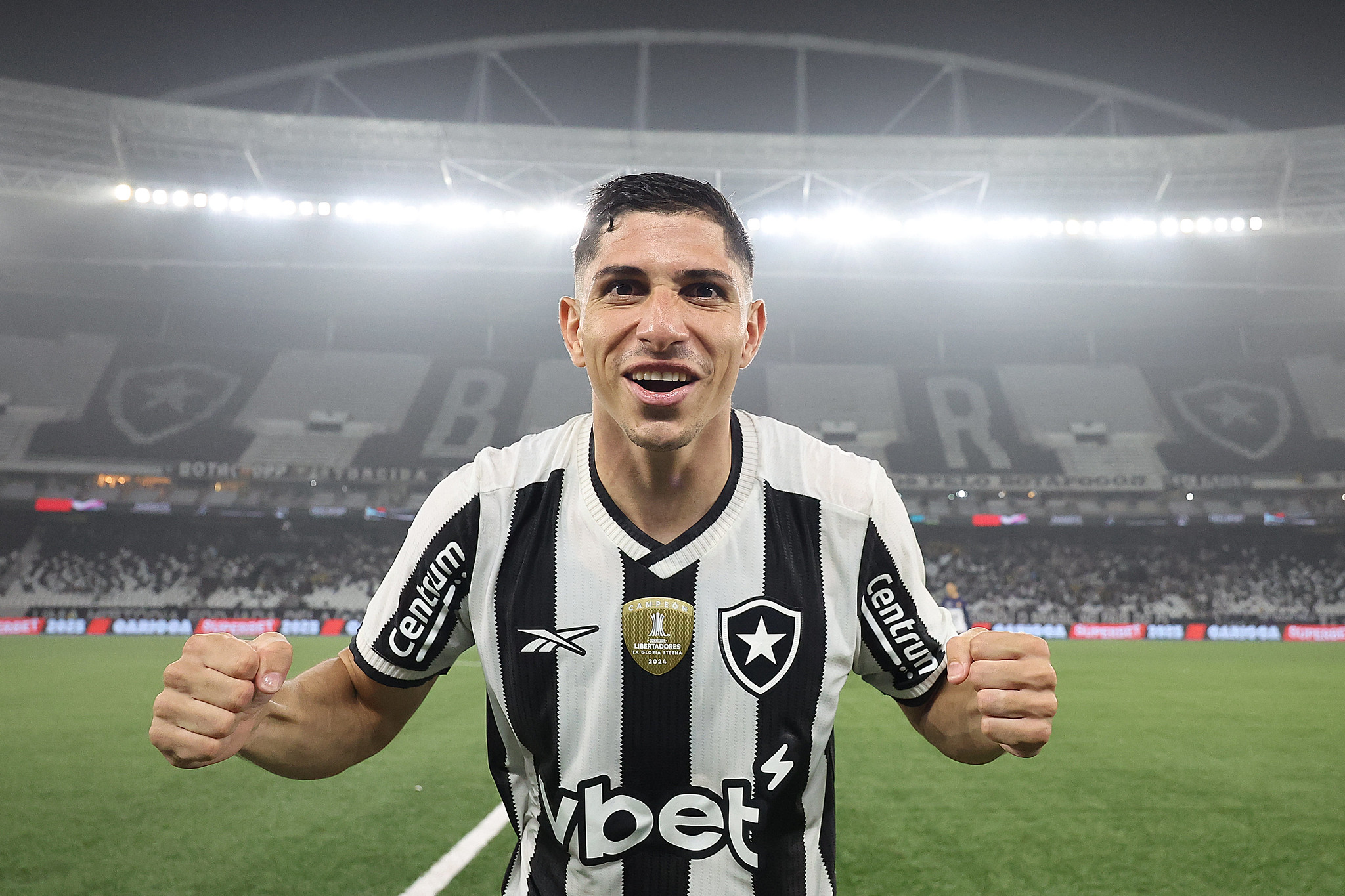 botafogo fluminense savarino close