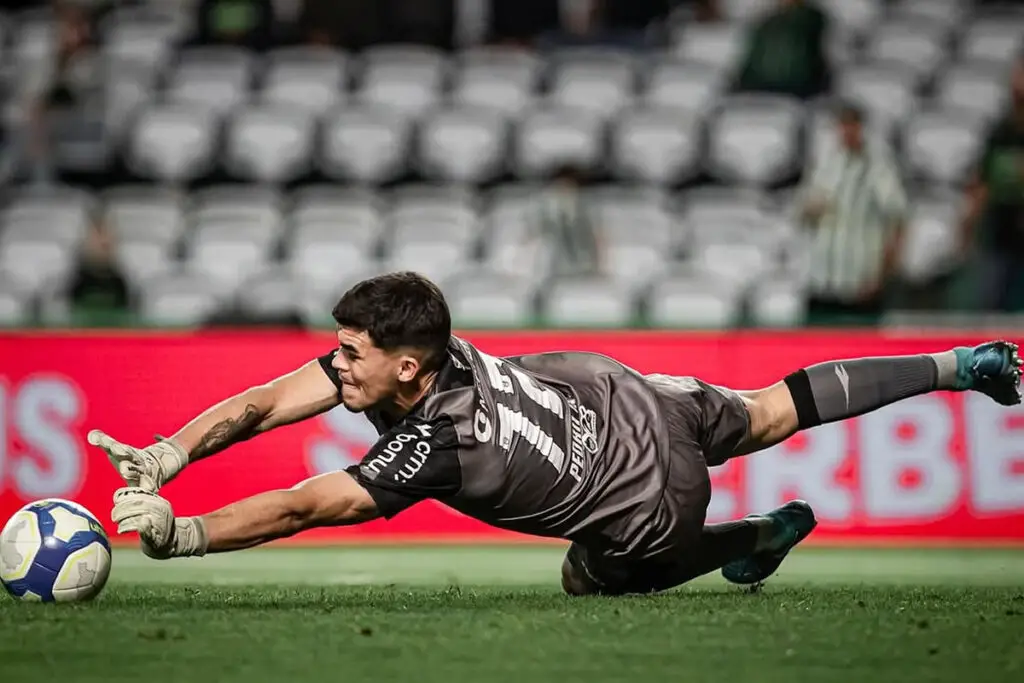 botafogo goleiro pedro morisco coritiba