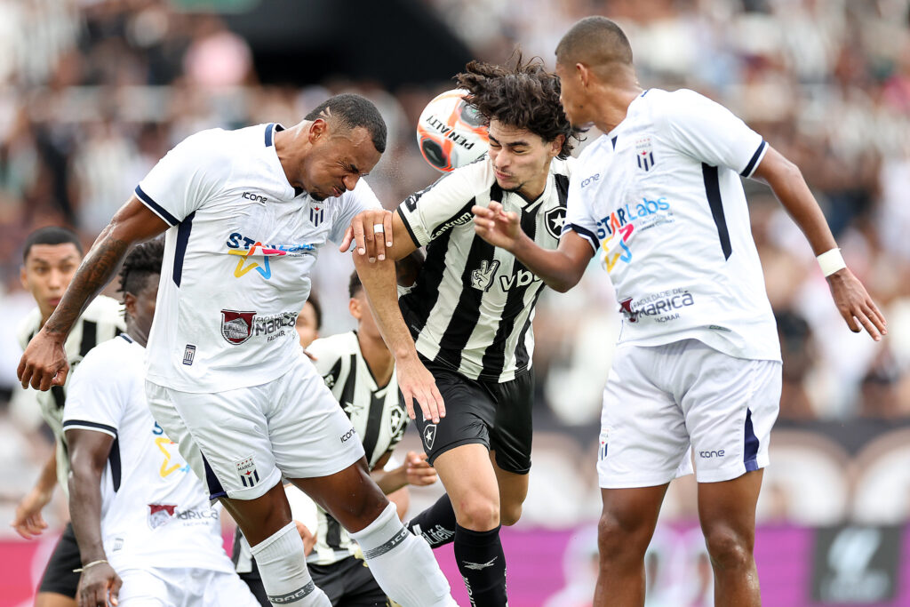Com um a mais desde o início, Botafogo perde para o Maricá no Nilton ...
