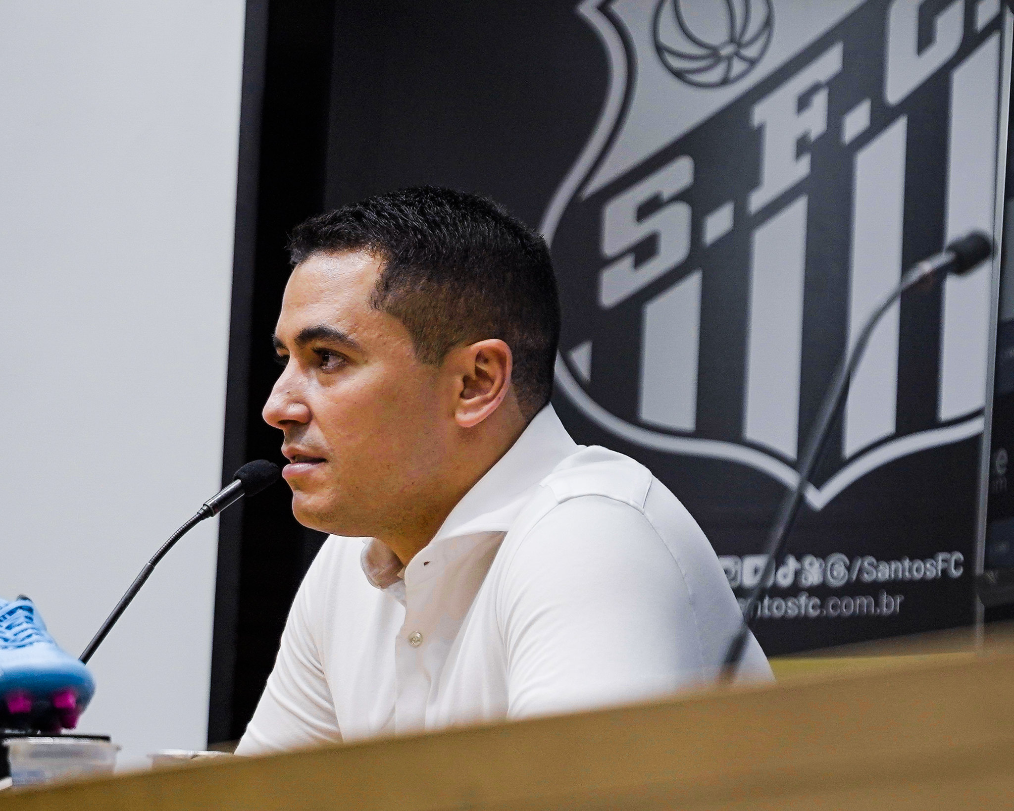 Ex-Botafogo, Pedro Martins tem demissão definida pelo Santos após cinco meses no clube 