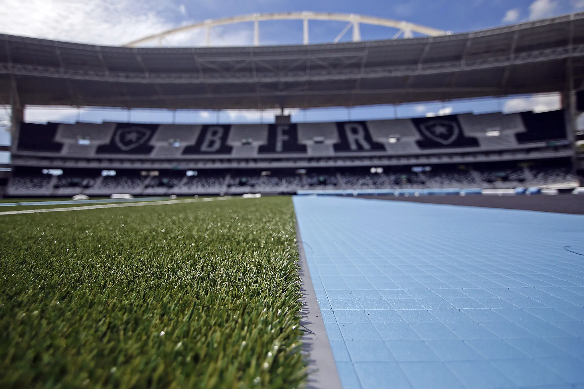 botafogo gramado nilton santos 4