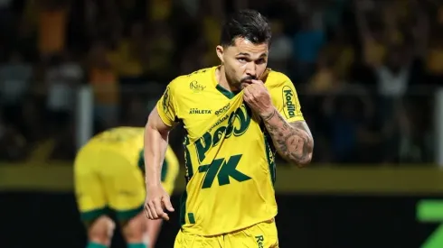 Atacante do Mirassol projeta jogo contra o Botafogo: 
