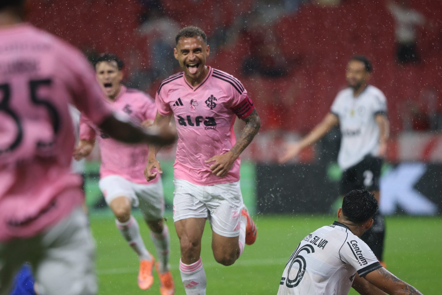 internacional botafogo alan patrick