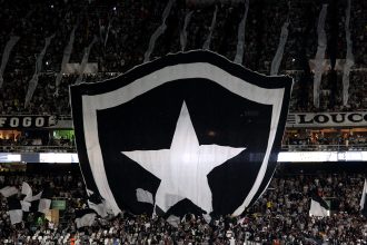 botafogo flamengo torcida nilton santos