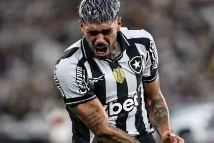 botafogo vasco alexander barboza close