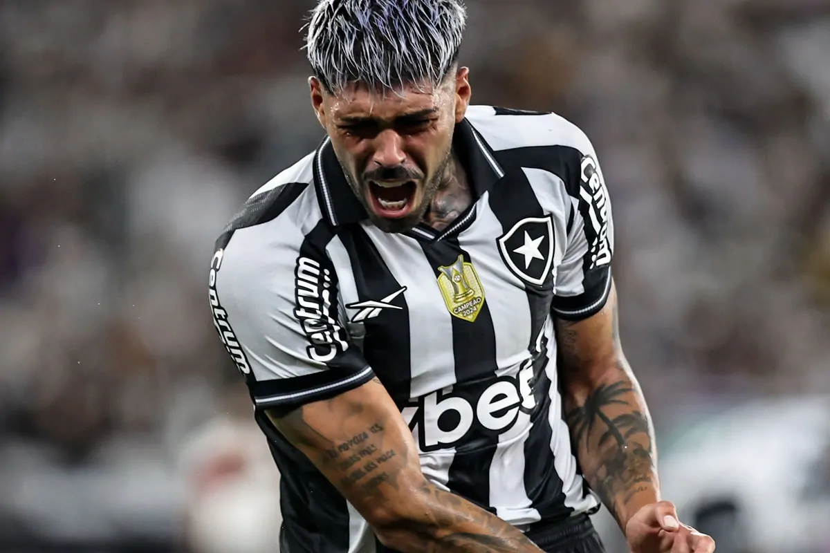 botafogo vasco alexander barboza close