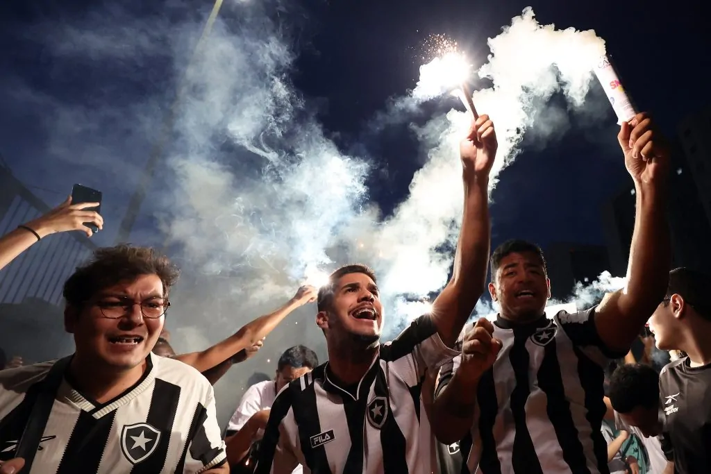 torcida botafogo nilton santos