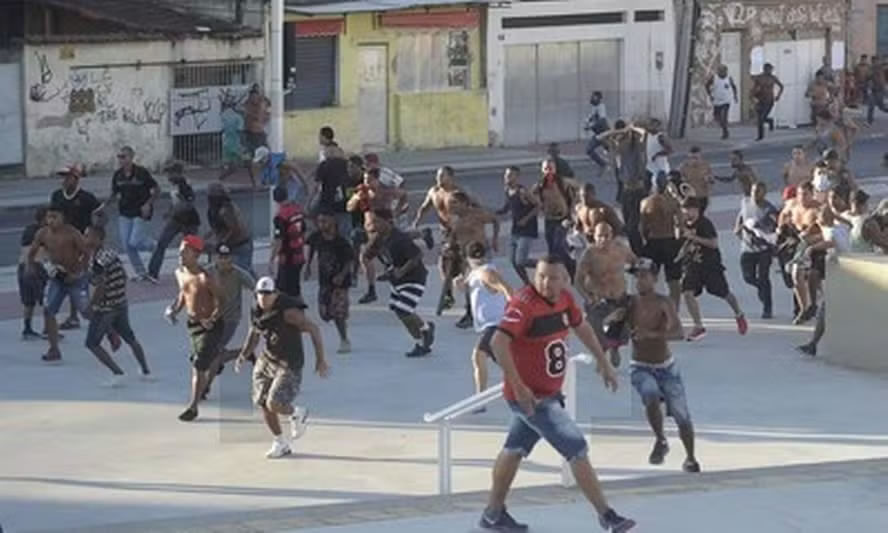 botafogo flamengo torcedor espeto nilton santos