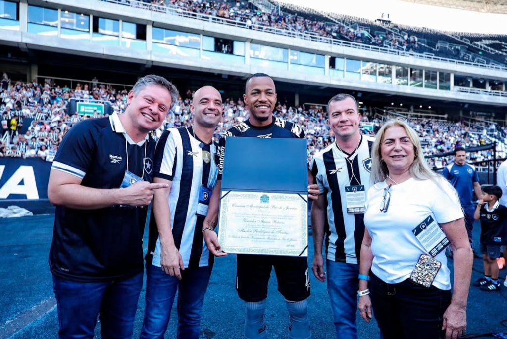 botafogo homenagem marlon freitas