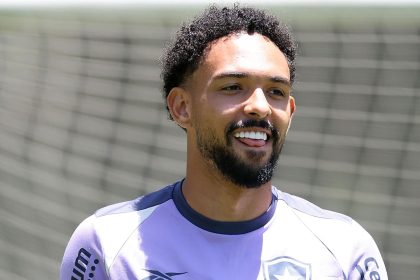 vitinho botafogo treino