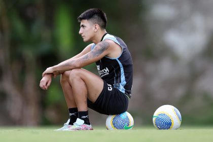 botafogo treino thiago almada