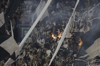 botafogo vasco incendio nilton santos