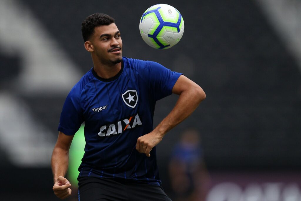glauber botafogo treino nilton santos