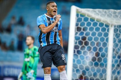 gremio botafogo carlos vinicius neto