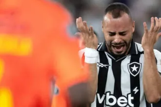 botafogo barcelona arthur cabral